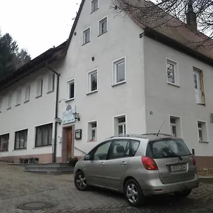 Gruener Baum Brunn Neurenberg